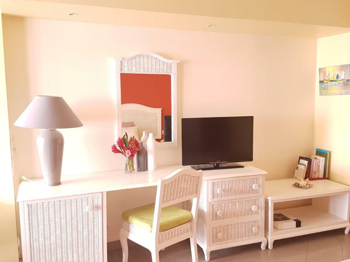 Studio Pieds Dans L'Eau Apartment Le Gosier  Exterior photo